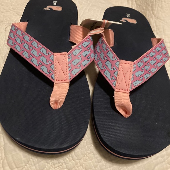 Vineyard Vines Other - Vineyard Vines Whale Classic Flip Flops size 8 NWT
